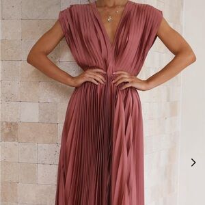 NEW ✨DEEP V-NECK BACK TIE MAXI DRESS, Rose Red, L